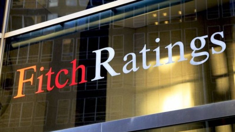 Fitch Yunanistan’ın kredi notunu yükseltti
