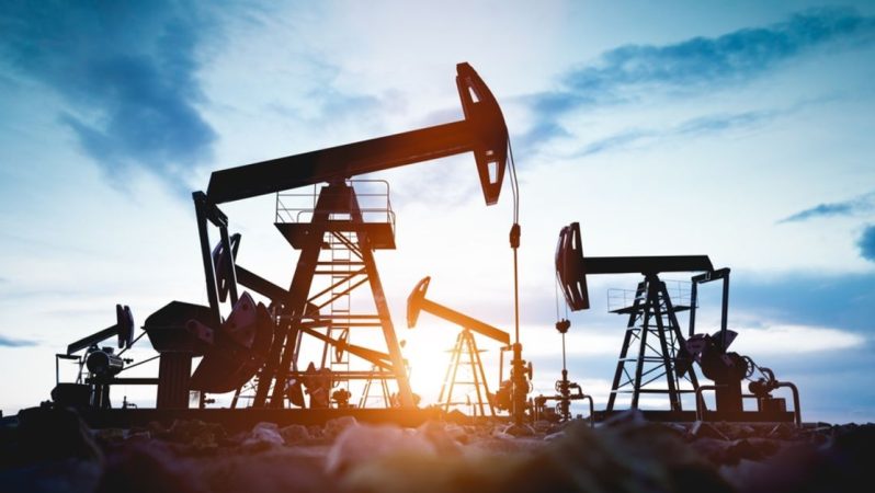 Petrol haftaya yatay başladı
