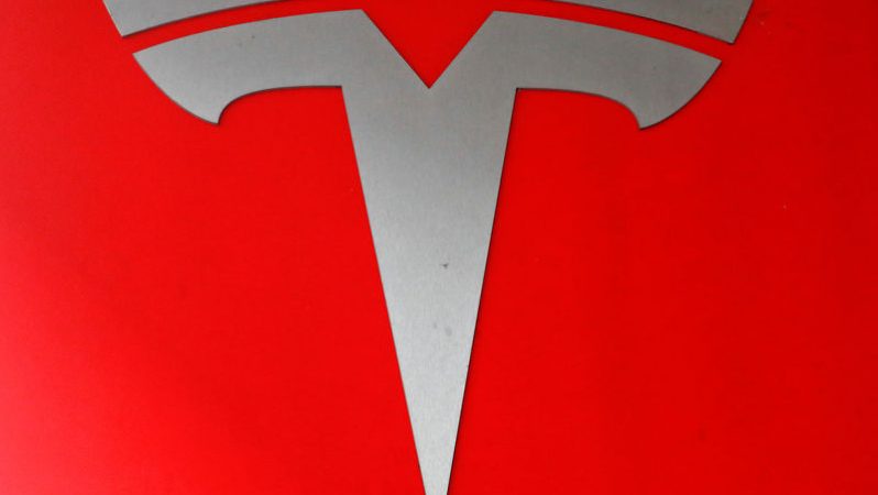 Tesla ve American Airlines yükselirken IBM ve SAP düşüş gösterdi