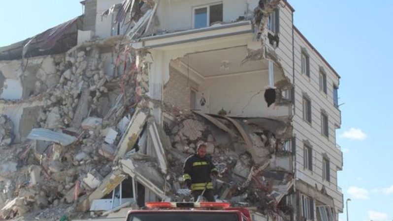 ABD Temsilciler Meclisi’nden davet: Sarsıntı bölgelerine yardımları sürdürün