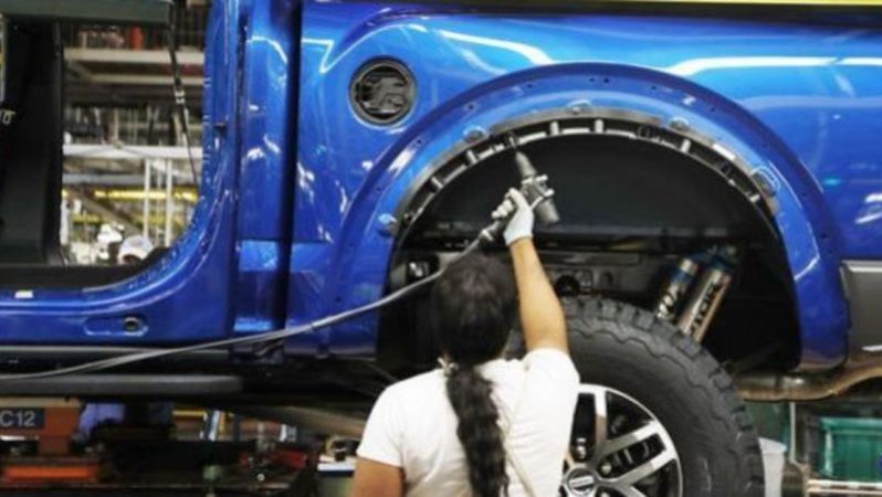 ABD’de imalat PMI beklentilerin üzerinde arttı