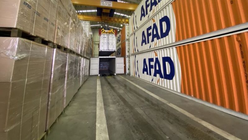 Mahallî market zincirleri dağıtım merkezlerine acil gereksinim materyali taşımaya başladı