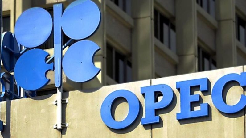 OPEC, petrol talebi öngörüsünü revize etti
