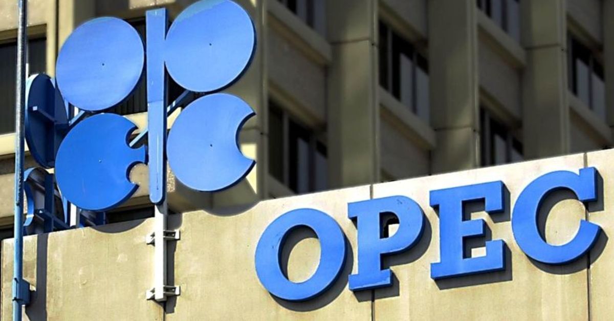 OPEC, petrol talebi öngörüsünü revize etti