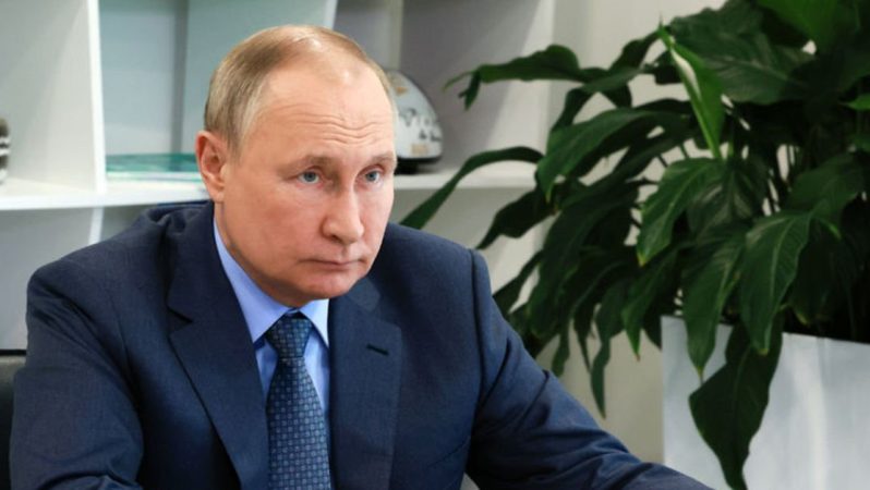 Putin: Nükleer füzeleri dizginleyecek muahedeyi askıya aldık
