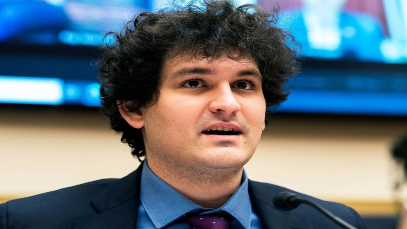 Sam Bankman-Fried, Düzenleyicilere Göz Kırpıyor
