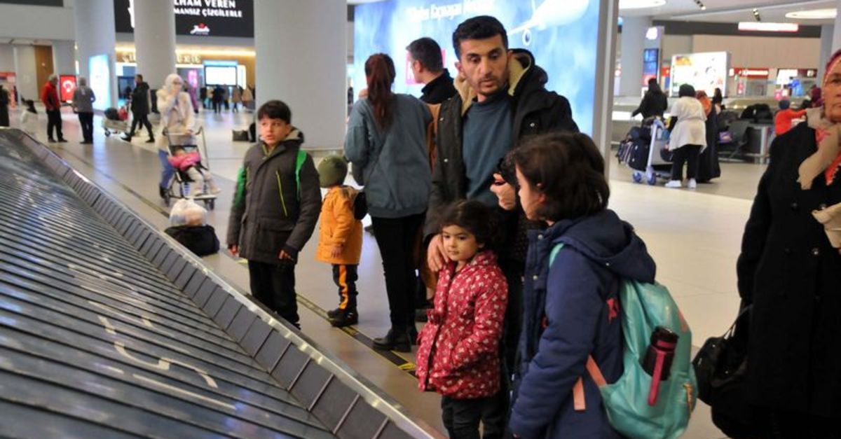 Sarsıntı bölgesinden 28 bin 44 kişi tahliye edildi