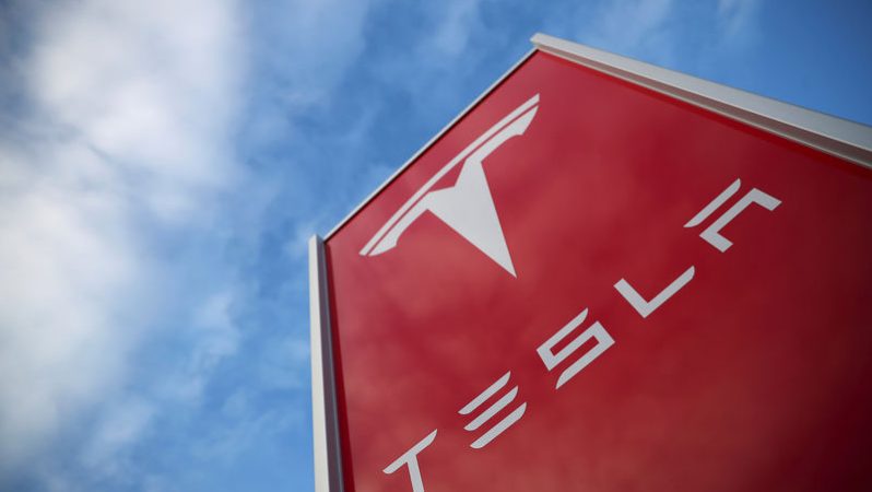 Tesla, New York’taki düzinelerce çalışanı, sendikalaşma teşebbüslerinden ötürü işten çıkardı