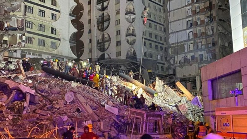 Türkiye’yi yasa boğan sarsıntıda can kaybı artıyor