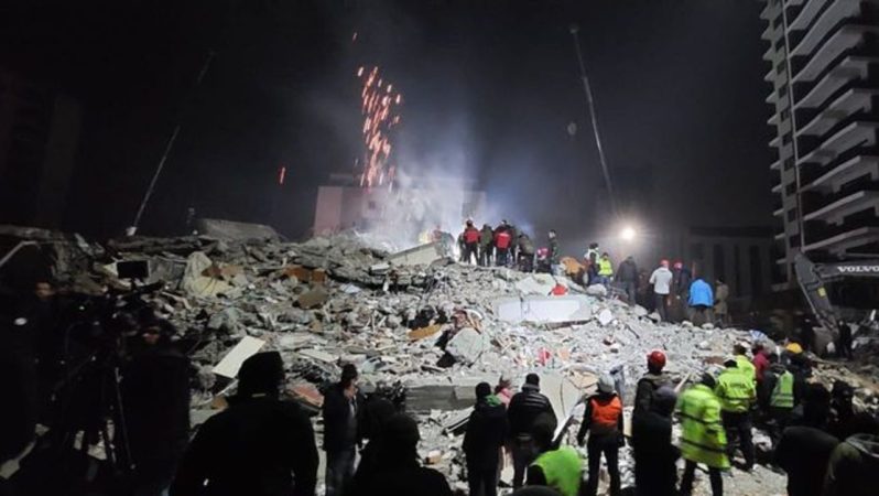 Türkiye’yi yasa boğan zelzelede can kaybı artıyor