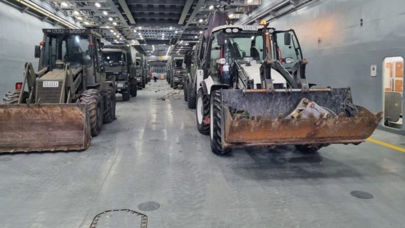 Yardım materyali taşıyan TCG Bayraktar İskenderun Limanı’na ulaştı