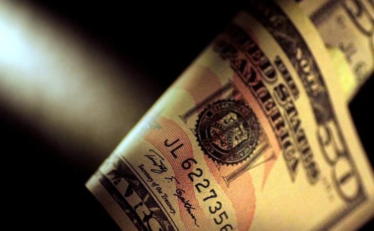 Yatırımcılar Fed yorumlarını değerlendirirken dolar bedel kaybetti