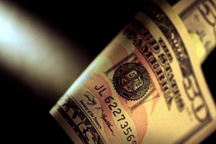 Yatırımcılar Fed yorumlarını değerlendirirken dolar bedel kaybetti