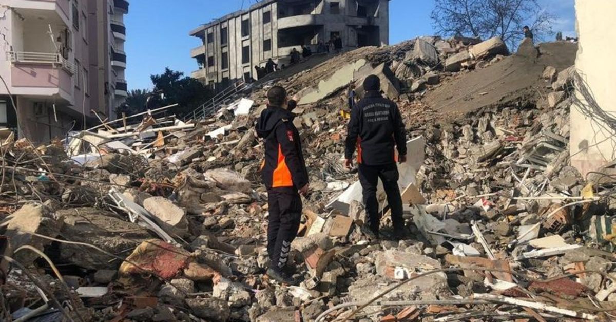 Zelzele bölgesinde kamu ihaleleri ertelendi