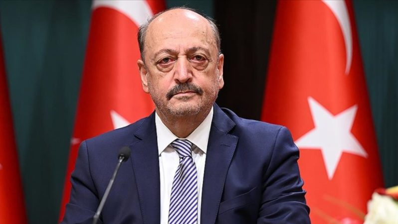 Bakan Alim’den kamu personel kontratlarına ait açıklama