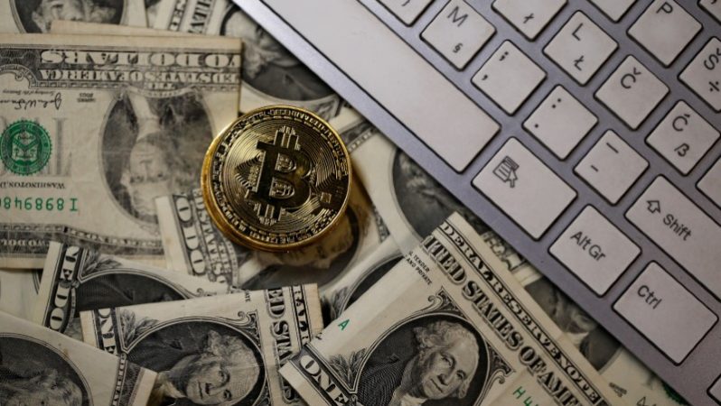Bir kripto borsası daha dolar süreçlerini durdurdu