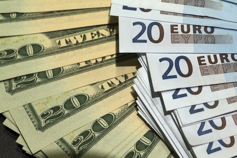 Euro/TL ve dolar/TL rekor tazeledi