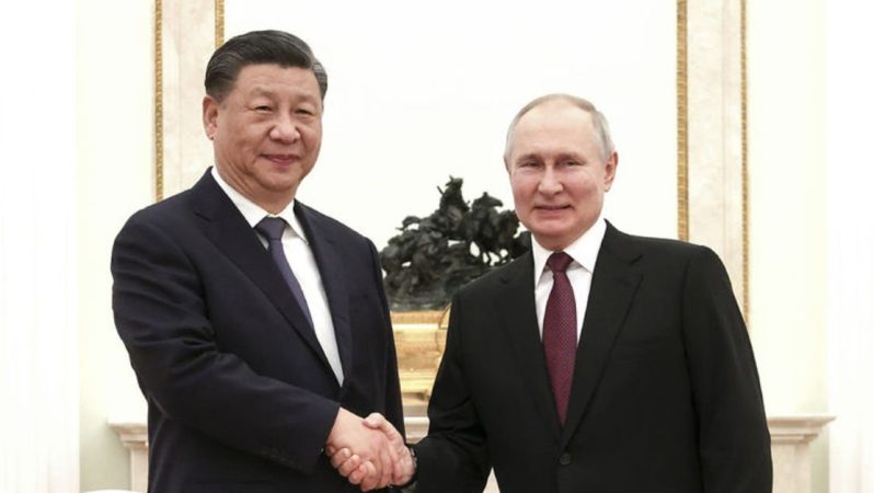 Putin ve Şi Moskova’da bir ortaya geldi
