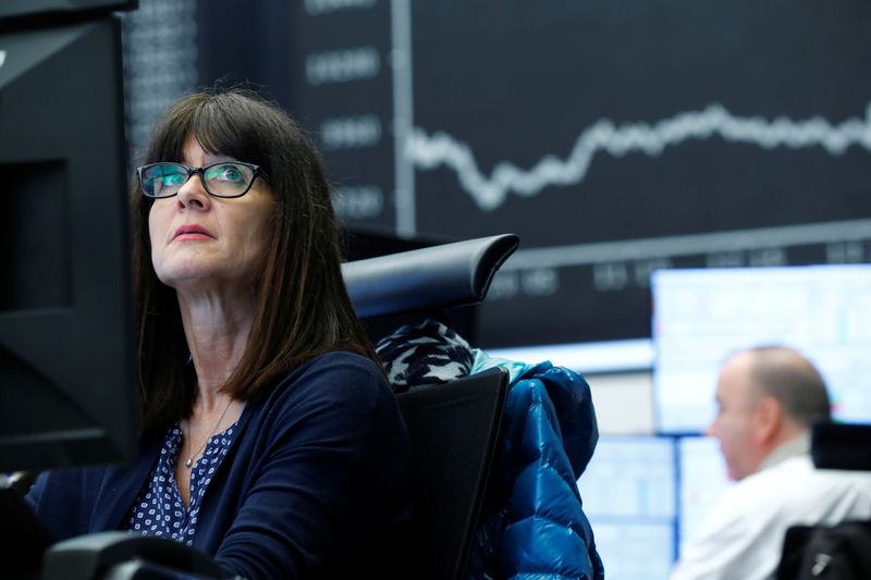 Yabancılar 210,8 milyon dolarlık pay sattı