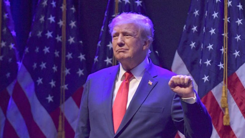YouTube Trump’ın hesabını iki yıl sonra tekrar açtı
