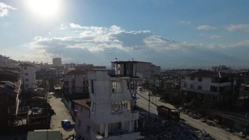 Zelzele felaketinde can kaybı 48 bin 448’e yükseldi